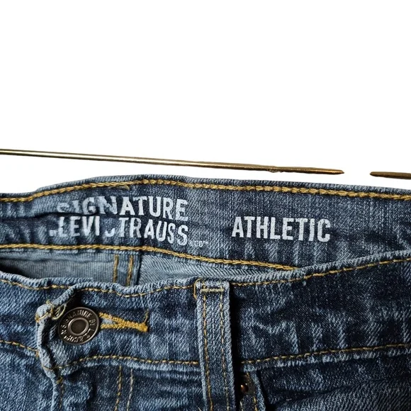 Levi's Athletic Fit Men's Jeans - Dark Wash - Tapered Leg